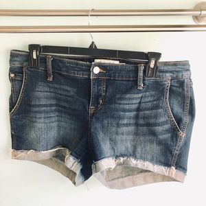 Denim cuffed/frayed hem shorts